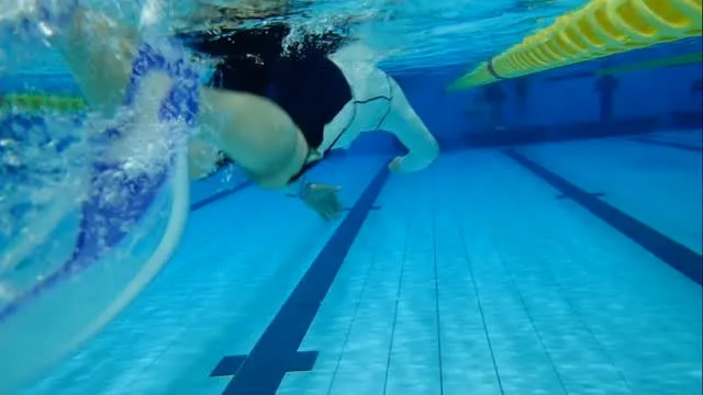 沖縄でボート停泊のスノーケリングをやってきたというフルフェイ...